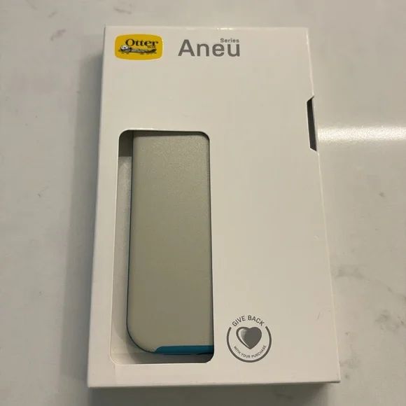 OtterBox Slim Case with MagSafe for Apple iPhone 12/12 Pro - Picture 4 of 4